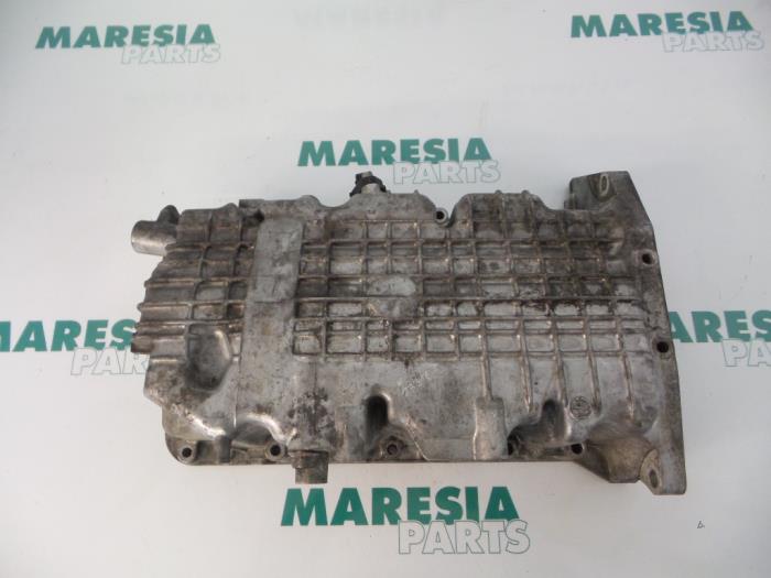 Gebruikte Carterpan Renault Espace (JK) 3.0 dCi V6 24V Grand Espace Prijs € 105,00 Margeregeling aangeboden door Maresia Parts