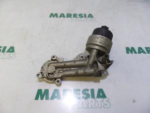 Gebruikte Oliefilterhouder Peugeot 206 (2A/C/H/J/S) 1.4 16V Prijs € 35,00 Margeregeling aangeboden door Maresia Parts