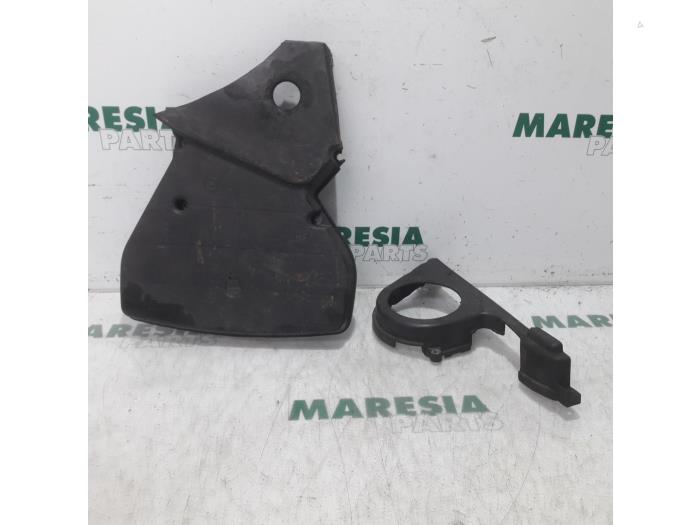 Gebruikte Distributiedeksel Lancia Lybra SW 1.8 16V VVT Prijs € 20,00 Margeregeling aangeboden door Maresia Parts