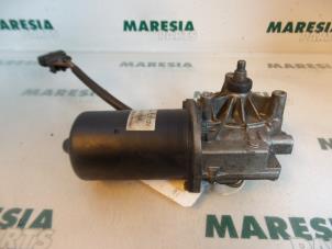 Gebruikte Ruitenwissermotor voor Peugeot 807 2.0 HDi 16V Prijs € 65,00 Margeregeling aangeboden door Maresia Parts