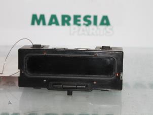 Gebruikte Display Interieur Renault Scénic I (JA) 1.6 16V Prijs € 15,00 Margeregeling aangeboden door Maresia Parts