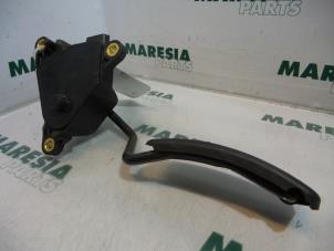 Gebruikte Sensor Gaspedaalpositie Renault Grand Scénic II (JM) 1.5 dCi 105 Prijs € 35,00 Margeregeling aangeboden door Maresia Parts