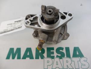 Gebruikte Vacuumpomp (Diesel) Fiat Grande Punto (199) 1.3 JTD Multijet 16V Prijs € 50,00 Margeregeling aangeboden door Maresia Parts