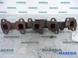 Gebruikte Spruitstuk Uitlaat Fiat Grande Punto (199) 1.3 JTD Multijet 16V Prijs € 65,00 Margeregeling aangeboden door Maresia Parts