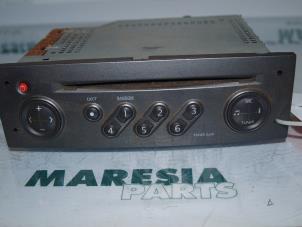 Gebruikte Radio CD Speler Renault Grand Scénic II (JM) 1.5 dCi 100 Prijs € 45,00 Margeregeling aangeboden door Maresia Parts