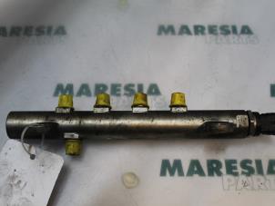 Gebruikte Injector brug Fiat Croma (194) 1.9 JTD Multijet 16V Prijs € 105,00 Margeregeling aangeboden door Maresia Parts