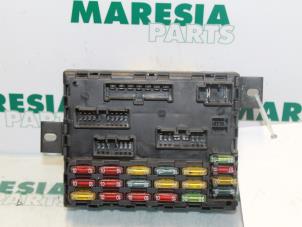 Gebruikte Zekeringkast Lancia Lybra 1.8 16V VVT Prijs € 25,00 Margeregeling aangeboden door Maresia Parts