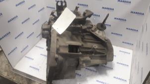 Gebruikte Versnellingsbak Peugeot 406 Break (8E/F) 2.2 16V Prijs € 210,00 Margeregeling aangeboden door Maresia Parts