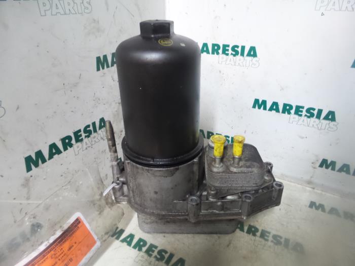 Gebruikte Oliefilterhouder Citroen C6 (TD) 2.7 HDiF V6 24V Prijs € 131,25 Margeregeling aangeboden door Maresia Parts