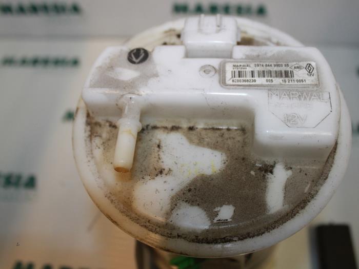 Gebruikte Tank element Pomp Renault Twingo II (CN) 1.2 16V Prijs € 20,00 Margeregeling aangeboden door Maresia Parts