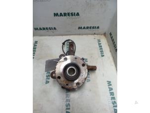 Gebruikte Asschenkel links-voor Renault Twingo II (CN) 1.2 16V Prijs € 29,99 Margeregeling aangeboden door Maresia Parts