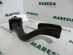 Gebruikte Sensor Gaspedaalpositie Citroen C4 Grand Picasso (UA) 2.0 HDiF 16V 135 Prijs € 30,00 Margeregeling aangeboden door Maresia Parts