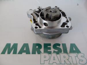 Gebruikte Vacuumpomp (Diesel) Alfa Romeo 147 (937) 1.9 JTD 16V Prijs € 50,00 Margeregeling aangeboden door Maresia Parts