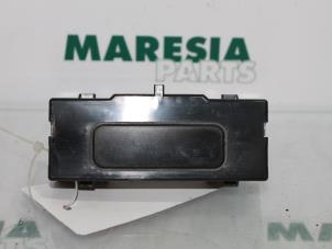 Gebruikte Display Interieur Renault Clio II (BB/CB) 1.4 16V Prijs € 15,00 Margeregeling aangeboden door Maresia Parts