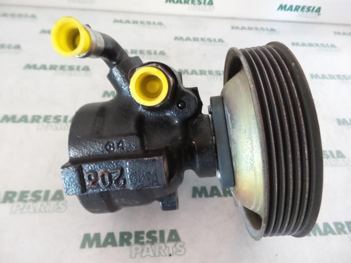 Gebruikte Pomp Servo Fiat Multipla (186) 1.9 JTD 105 SX,ELX Prijs € 75,00 Margeregeling aangeboden door Maresia Parts