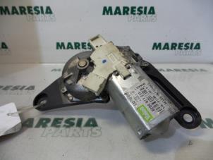 Gebruikte Ruitenwissermotor achter Renault Clio II (BB/CB) 1.2 16V Prijs € 25,00 Margeregeling aangeboden door Maresia Parts