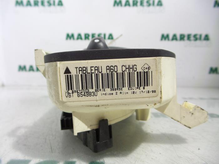 Kachel Bedieningspaneel van een Renault Clio II (BB/CB) 1.2 1999