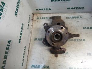 Gebruikte Asschenkel links-voor Citroen C5 I Berline (DC) 2.0 HDi 110 Prijs € 35,00 Margeregeling aangeboden door Maresia Parts