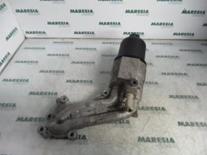 Gebruikte Oliefilterhouder Peugeot 307 (3A/C/D) 1.4 Prijs € 35,00 Margeregeling aangeboden door Maresia Parts