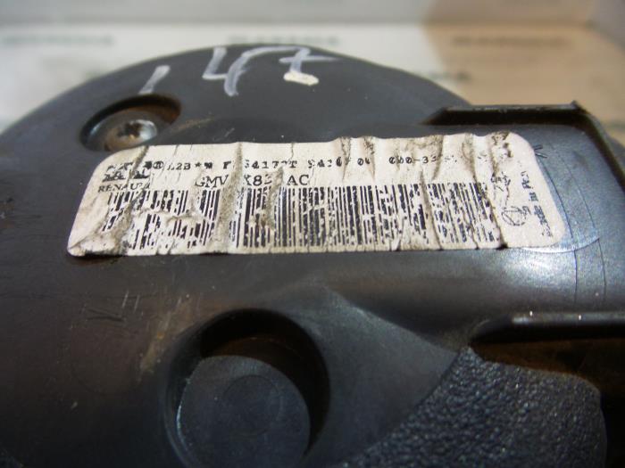 Kachel Ventilatiemotor van een Renault Trafic New (FL) 2.0 dCi 16V 90 2008