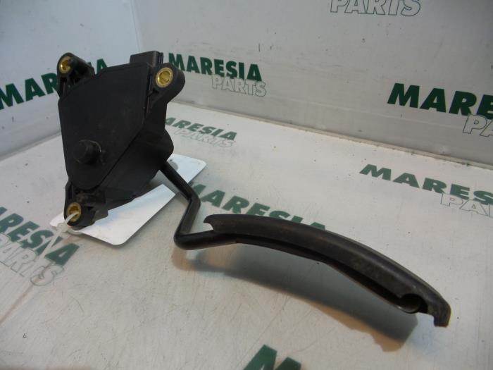 Gebruikte Gaspedaalpositie Sensor Renault Scénic II (JM) 1.9 dCi 120 Prijs € 35,00 Margeregeling aangeboden door Maresia Parts