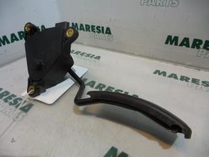 Gebruikte Gaspedaalpositie Sensor Renault Scénic II (JM) 1.9 dCi 120 Prijs € 35,00 Margeregeling aangeboden door Maresia Parts