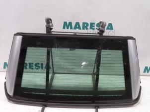 Gebruikte Ruit achter Peugeot 207 CC (WB) 1.6 16V THP Prijs € 125,00 Margeregeling aangeboden door Maresia Parts