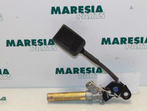 Gebruikte Gordelspanner rechts Peugeot 406 Break (8E/F) 2.9 V6 24V Prijs € 25,00 Margeregeling aangeboden door Maresia Parts