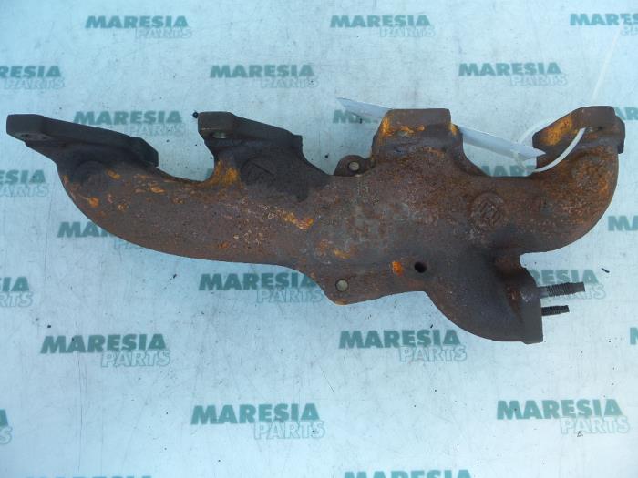 Gebruikte Spruitstuk Uitlaat Peugeot 206 SW (2E/K) 2.0 HDi Prijs € 50,00 Margeregeling aangeboden door Maresia Parts