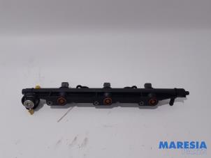 Gebruikte Common rail (Injectie) Peugeot 406 (8B) 2.9 V6 24V Prijs € 50,00 Margeregeling aangeboden door Maresia Parts