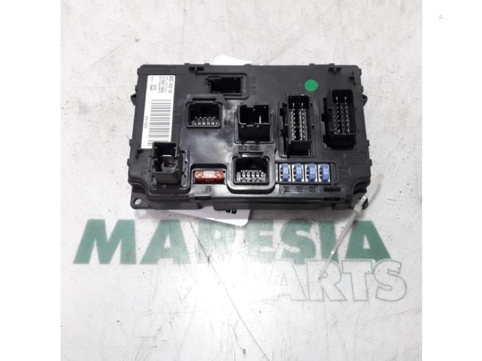 Gebruikte Computer Diversen Peugeot 407 (6D) 1.8 16V Prijs € 80,00 Margeregeling aangeboden door Maresia Parts