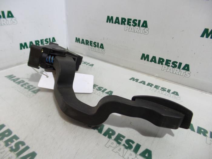 Gebruikte Gaspedaalpositie Sensor Fiat Stilo (192A/B) 2.4 20V Abarth 3-Drs. Prijs € 25,00 Margeregeling aangeboden door Maresia Parts
