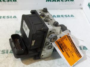 Gebruikte ABS Pomp Fiat Stilo (192A/B) 2.4 20V Abarth 3-Drs. Prijs € 75,00 Margeregeling aangeboden door Maresia Parts