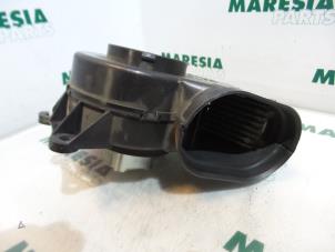 Gebruikte Chaufage Ventilatiemotor Lancia Phedra 2.2 JTD 16V Prijs € 40,00 Margeregeling aangeboden door Maresia Parts