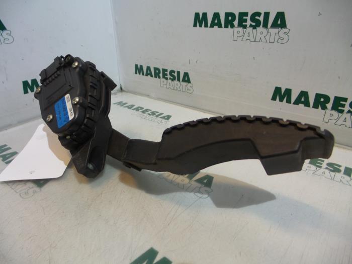 Gebruikte Sensor Gaspedaalpositie Renault Laguna II Grandtour (KG) 1.8 16V Prijs € 30,00 Margeregeling aangeboden door Maresia Parts