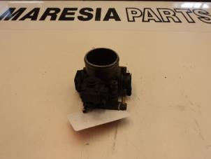 Gebruikte Gasklephuis Alfa Romeo Spider (916) 2.0 16V Twin Spark Prijs € 75,00 Margeregeling aangeboden door Maresia Parts