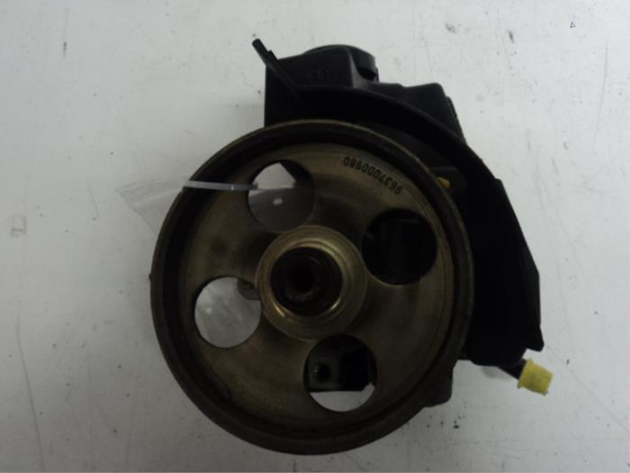 Gebruikte Servopomp Peugeot 206 (2A/C/H/J/S) 1.4 HDi Prijs € 50,00 Margeregeling aangeboden door Maresia Parts