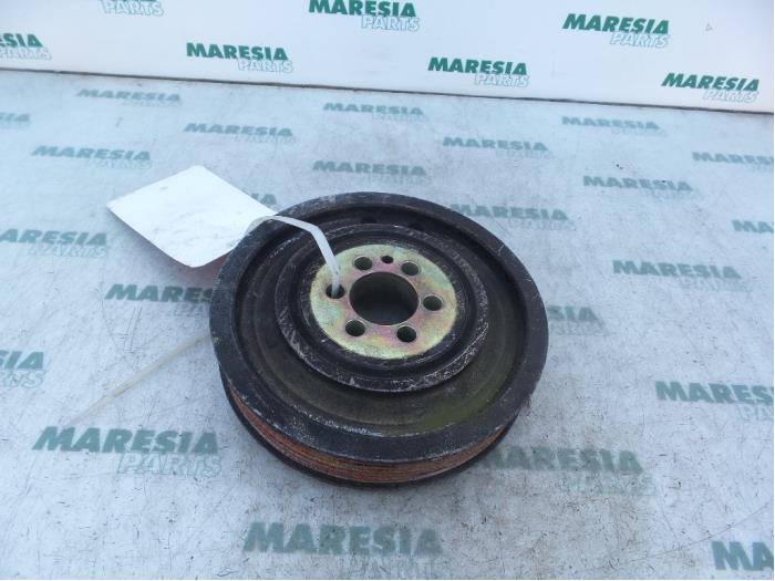 Gebruikte Poelie Krukas Fiat Stilo (192A/B) 2.4 20V Abarth 3-Drs. Prijs € 50,00 Margeregeling aangeboden door Maresia Parts