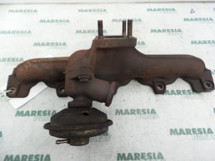 Gebruikte Spruitstuk Uitlaat Lancia Phedra 2.2 JTD 16V Prijs € 65,00 Margeregeling aangeboden door Maresia Parts