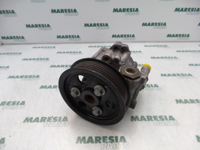 Gebruikte Servopomp Citroen C6 (TD) 2.7 HDiF V6 24V Prijs € 105,00 Margeregeling aangeboden door Maresia Parts