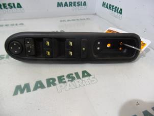 Gebruikte Combischakelaar ramen Peugeot 407 SW (6E) 1.6 HDiF 16V Prijs € 35,00 Margeregeling aangeboden door Maresia Parts