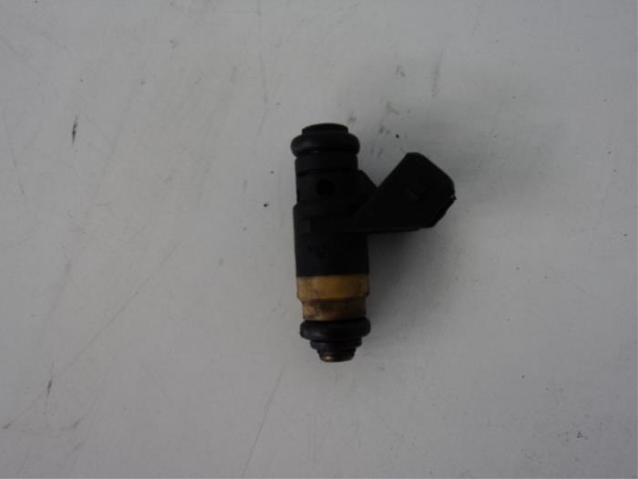 Gebruikte Injector (benzine injectie) Renault Scénic I (JA) 1.6 16V Prijs € 20,00 Margeregeling aangeboden door Maresia Parts