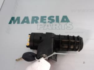 Gebruikte Kontaktslot + Sleutel Fiat Strada (178/278) 1.9 D Prijs € 50,00 Margeregeling aangeboden door Maresia Parts