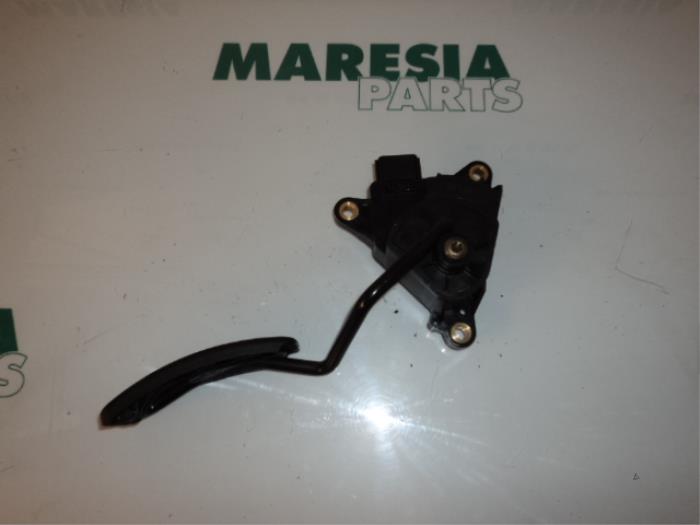 Gebruikte Sensor Gaspedaalpositie Renault Scénic II (JM) 1.6 16V Prijs € 35,00 Margeregeling aangeboden door Maresia Parts
