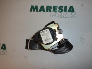 Gebruikte Veiligheidsgordel links-achter Renault Megane II (LM) 1.9 dCi 120 Prijs € 50,00 Margeregeling aangeboden door Maresia Parts