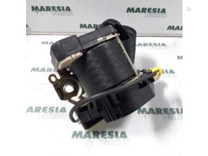 Gebruikte Veiligheidsgordel links-voor Fiat Stilo (192A/B) 1.8 16V Prijs € 60,00 Margeregeling aangeboden door Maresia Parts
