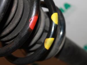 Gebruikte Mac Phersonpoot rechts-voor Peugeot 407 (6D) 2.0 HDiF 16V Prijs € 45,00 Margeregeling aangeboden door Maresia Parts