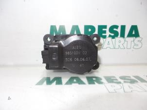 Gebruikte Kachelklep Motor Fiat Croma (194) 2.2 MPI 16V Prijs € 35,00 Margeregeling aangeboden door Maresia Parts