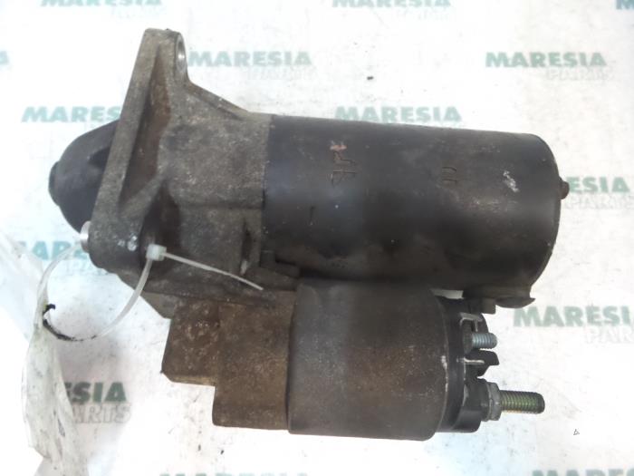 Gebruikte Startmotor Fiat Stilo (192A/B) 1.9 JTD 80 3-Drs. Prijs € 50,00 Margeregeling aangeboden door Maresia Parts