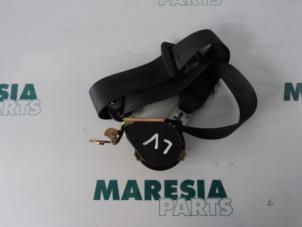 Gebruikte Veiligheidsgordel links-voor Renault Scénic II (JM) 1.6 16V Prijs € 35,00 Margeregeling aangeboden door Maresia Parts